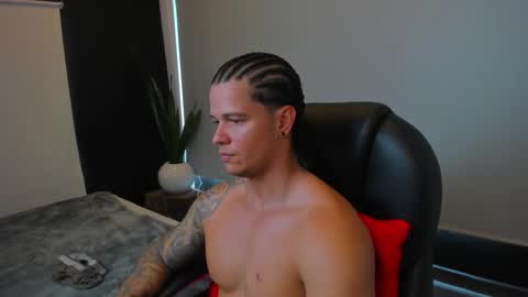 new here online show from November 23, 2025, 3:34 pm