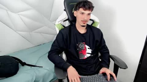 DANILO online show from November 27, 2025, 5:20 am