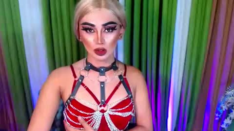 miss yasii online show from September 12, 2025, 4:07 pm