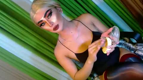 miss yasii online show from September 21, 2025, 3:57 pm