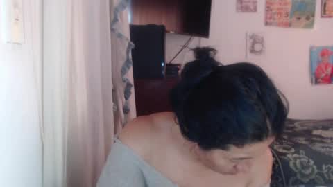 yasmin_love85 online show from February 6, 2025, 5:09 pm