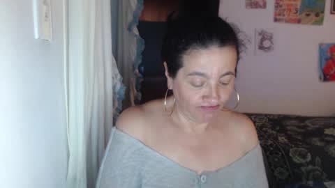 yasmin_love85 online show from March 3, 2025, 5:18 pm
