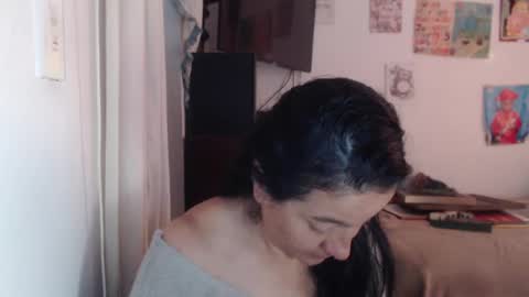 yasmin_love85 online show from September 12, 2025, 4:07 pm