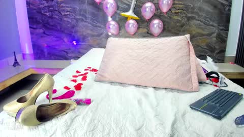 yaya____ online show from March 9, 2025, 7:56 am