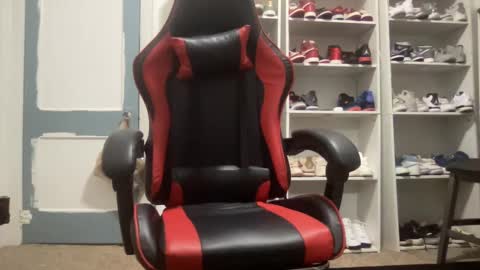 Snapshot of yeahitsrell2 chatting on February 17, 2025, 11:44 am Yeahitsrell online show from February 17, 2025, 11:44 am