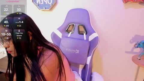 yeika_foxy online show from February 26, 2025, 10:58 am