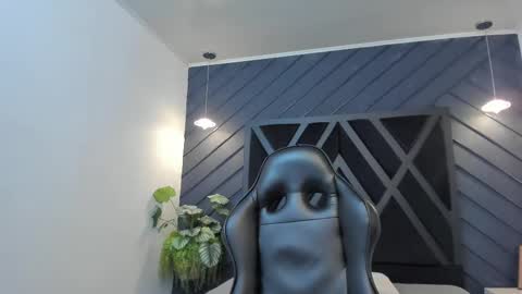 Snapshot of yeiko_romero_ chatting on February 27, 2025, 5:36 pm YEIKO ROMERO online show from February 27, 2025, 5:36 pm