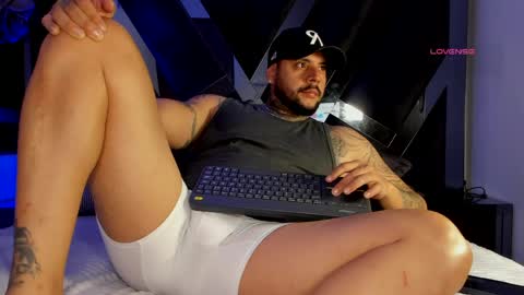 yeikoe1 online show from April 7, 2026, 1:17 am