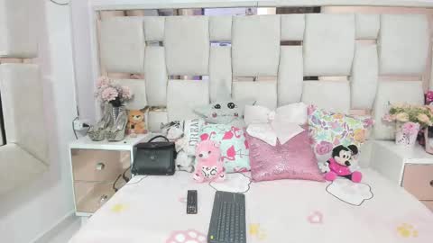 Snapshot of yeinsoliveros chatting on November 28, 2025, 11:02 am Yeins online show from November 28, 2025, 11:02 am