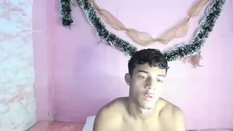 yeison_77 online show from December 13, 2024, 5:49 am