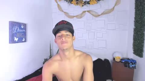 yeison_77 online show from December 14, 2024, 6:52 pm