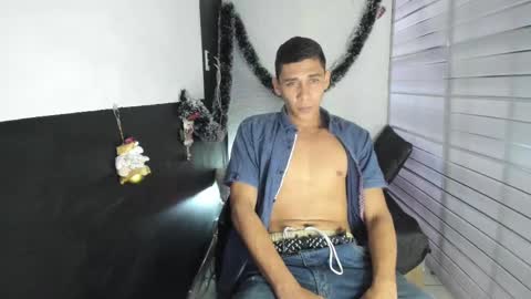 yeison_77 online show from December 20, 2024, 1:47 am