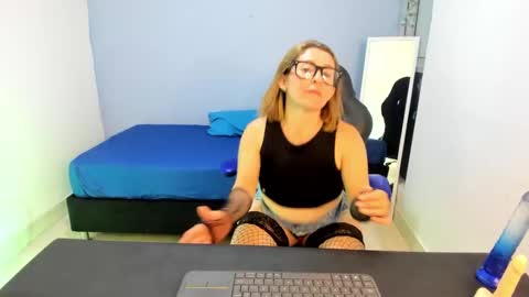 yelena03 online show from January 11, 2025, 9:46 pm