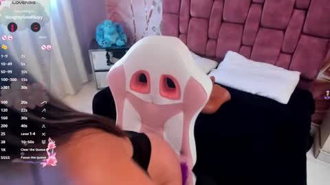 yelena  online show from December 4, 2024, 8:51 pm