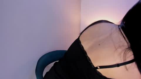 Yen online show from October 25, 2025, 12:45 pm