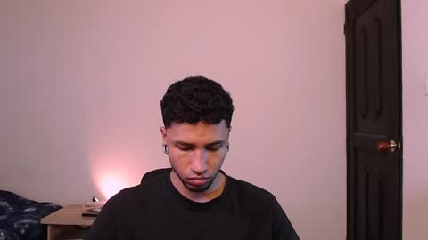 Yeff ind. model  online show from January 14, 2025, 6:17 pm