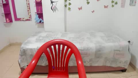 Snapshot of yeri_loop chatting on November 4, 2025, 12:21 am yeri_loop online show from November 4, 2025, 12:21 am