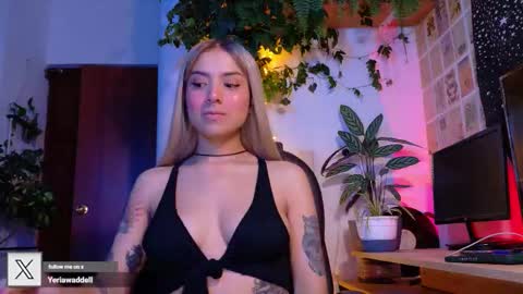 yeriawaddell  online show from November 14, 2025, 10:29 pm