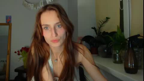 Zoe online show from February 19, 2025, 9:25 pm