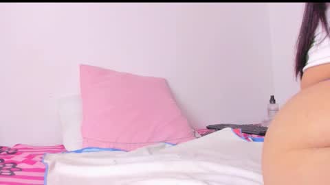 yesicasquirt65 online show from December 4, 2025, 12:14 pm