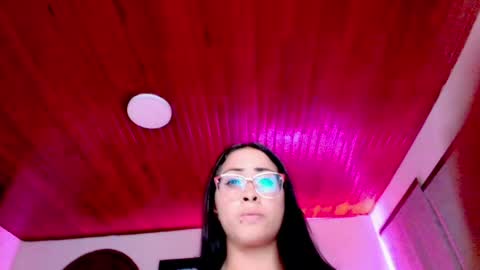 yesie_hot2 online show from January 30, 2025, 3:33 am