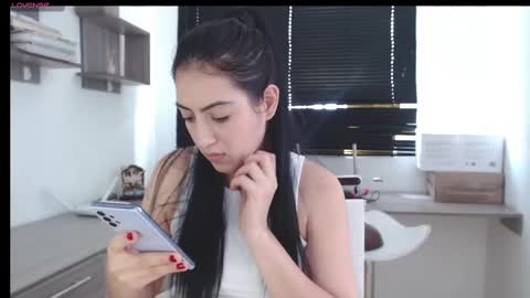 yesikacosta online show from March 12, 2025, 5:17 pm