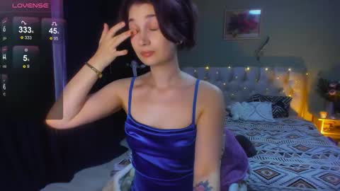 Sofie online show from November 21, 2025, 8:13 am