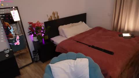 Kiki online show from October 6, 2025, 8:12 am