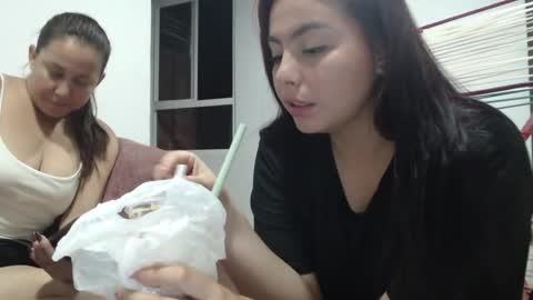 Snapshot of yessica_08 chatting on May 11, 2026, 3:12 am yessica and andres online show from May 11, 2026, 3:12 am