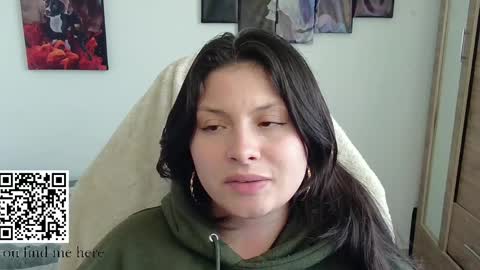 yessica_gomez01 online show from April 8, 2026, 10:32 pm