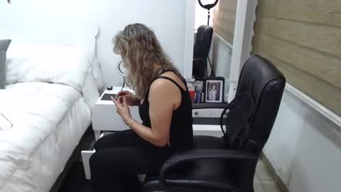 jessy online show from February 9, 2025, 1:00 am