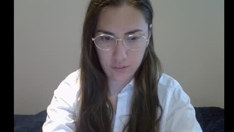 Kira online show from September 10, 2025, 1:44 pm