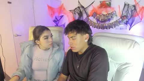 Snapshot of yiing_and_yang chatting on October 20, 2025, 11:43 am Yiing and yang online show from October 20, 2025, 11:43 am
