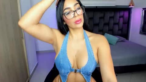 Snapshot of yikaalves chatting on December 20, 2025, 5:09 pm Yika Alves online show from December 20, 2025, 5:09 pm