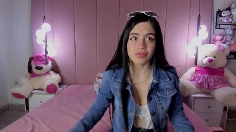 yinyang_luar online show from November 30, 2025, 11:36 am