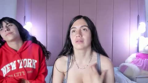 yinyang_luar online show from December 21, 2025, 11:17 am