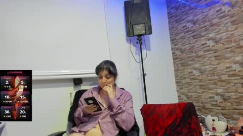 yinyyanghot online show from November 10, 2025, 3:27 am