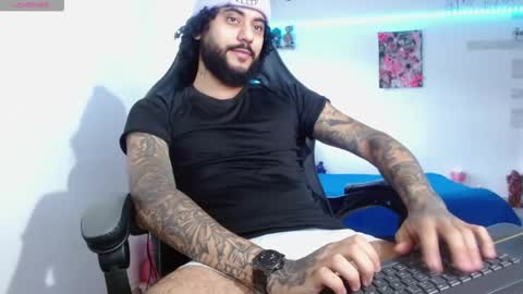 Snapshot of yio__cohen chatting on October 13, 2025, 10:32 pm yio cohen  online show from October 13, 2025, 10:32 pm