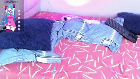 Yiovanna online show from February 8, 2025, 3:42 pm