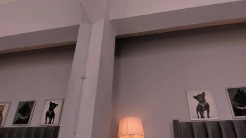 roxie reyes  online show from September 17, 2025, 2:30 pm