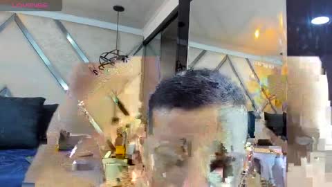 Yiyo online show from April 15, 2026, 4:19 am