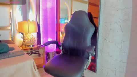 Snapshot of yiyo10_ chatting on May 3, 2026, 4:29 am Yiyo online show from May 3, 2026, 4:29 am