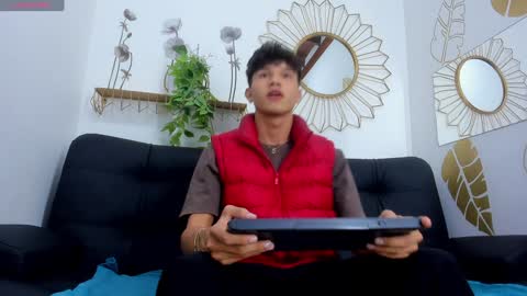 yizus_bonz online show from December 2, 2024, 3:58 am