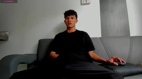 Snapshot of yizus_bonz chatting on February 5, 2026, 7:51 pm yizus_bonz online show from February 5, 2026, 7:51 pm