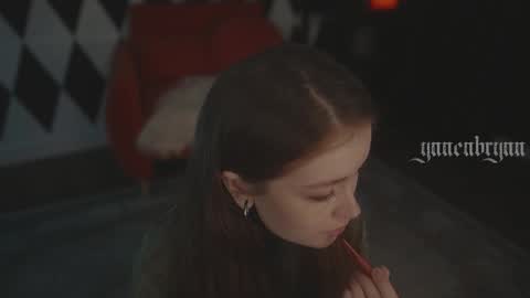 ynnenbrynn online show from February 6, 2026, 3:55 am