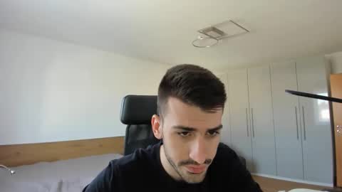 yoda130305 online show from April 24, 2026, 3:25 pm