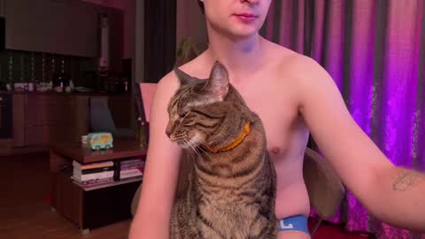 Max online show from December 10, 2024, 4:24 am