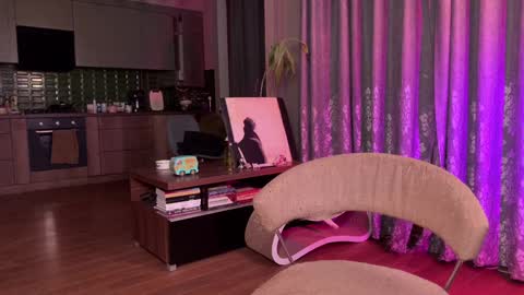 Max online show from December 11, 2024, 4:28 am