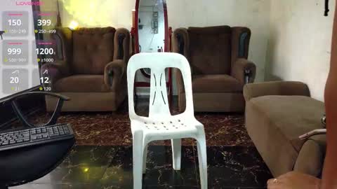 yoga_yogi online show from October 10, 2025, 11:15 pm