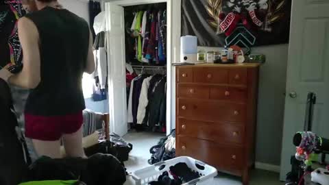 Yogurtmaker online show from April 12, 2026, 7:19 pm